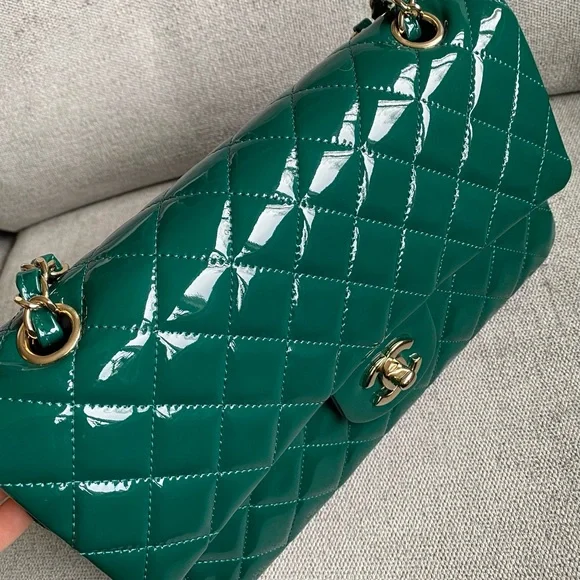 SOLD Chanel medium double flap in green patent leather gold hardware - Picture 2 of 12